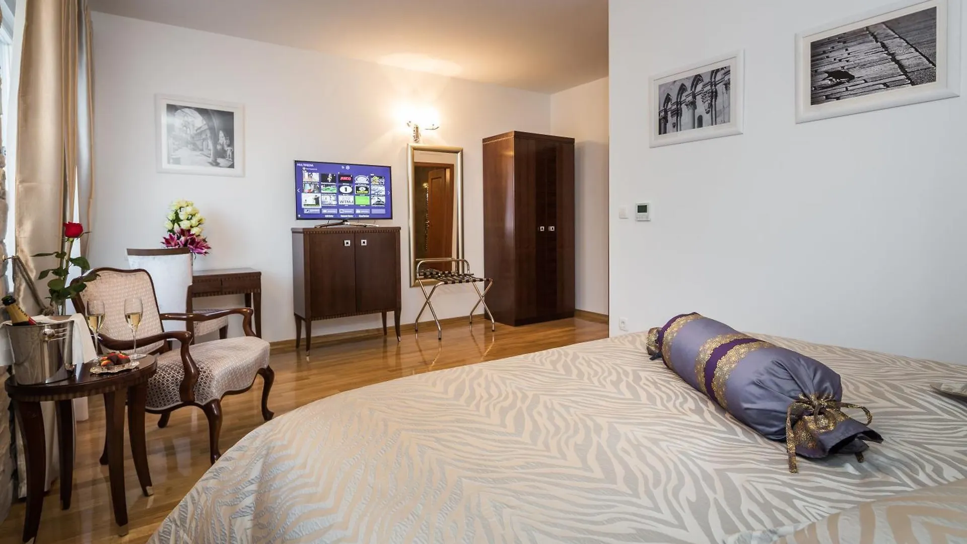 Opera Heritage Rooms Split 4*,