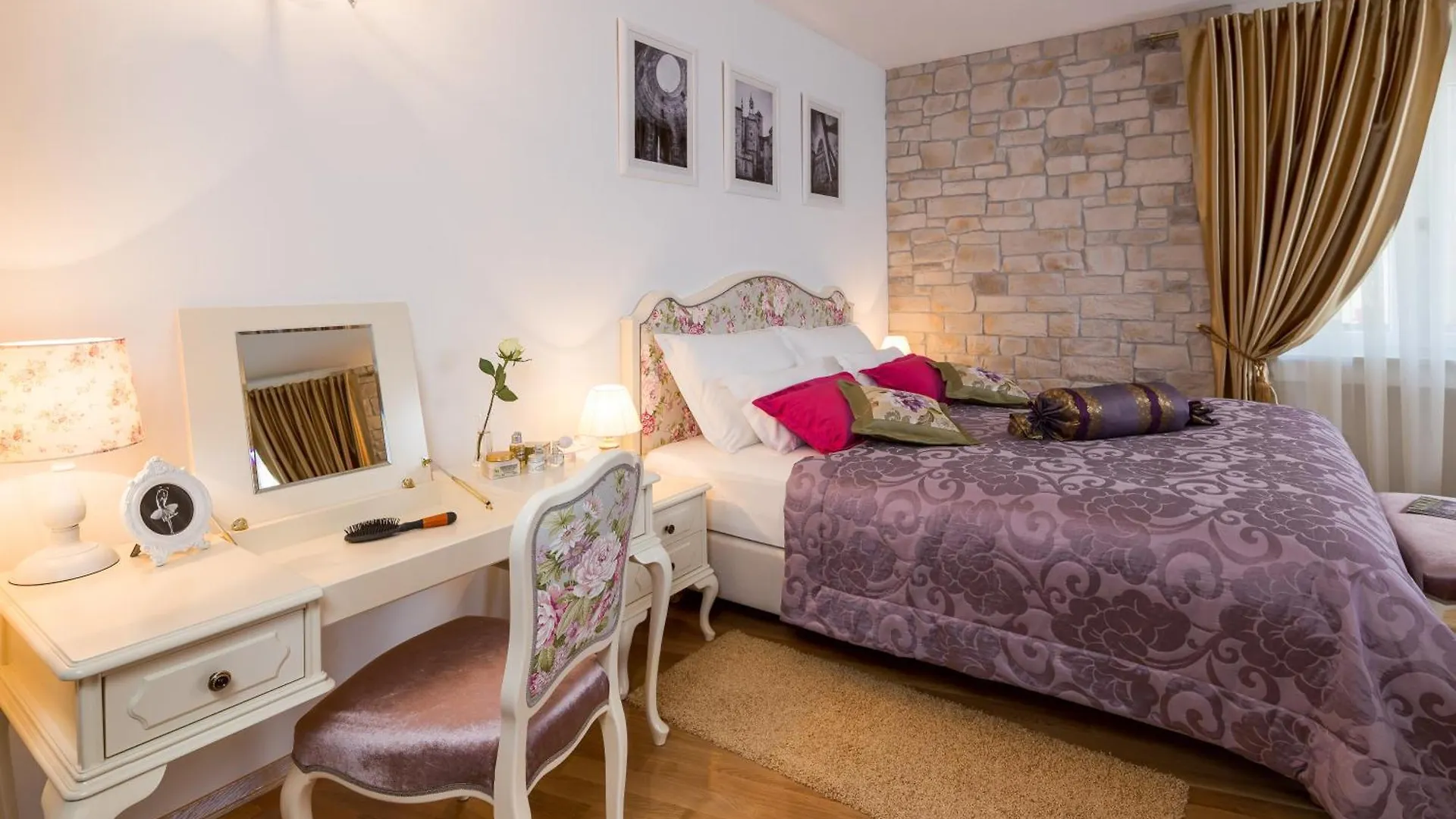 Opera Heritage Rooms Split 4*,