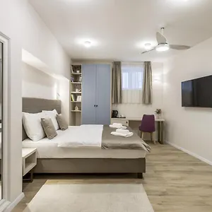 Pensión Cor, Split