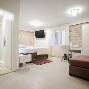 Pensión Lions Luxury, Split