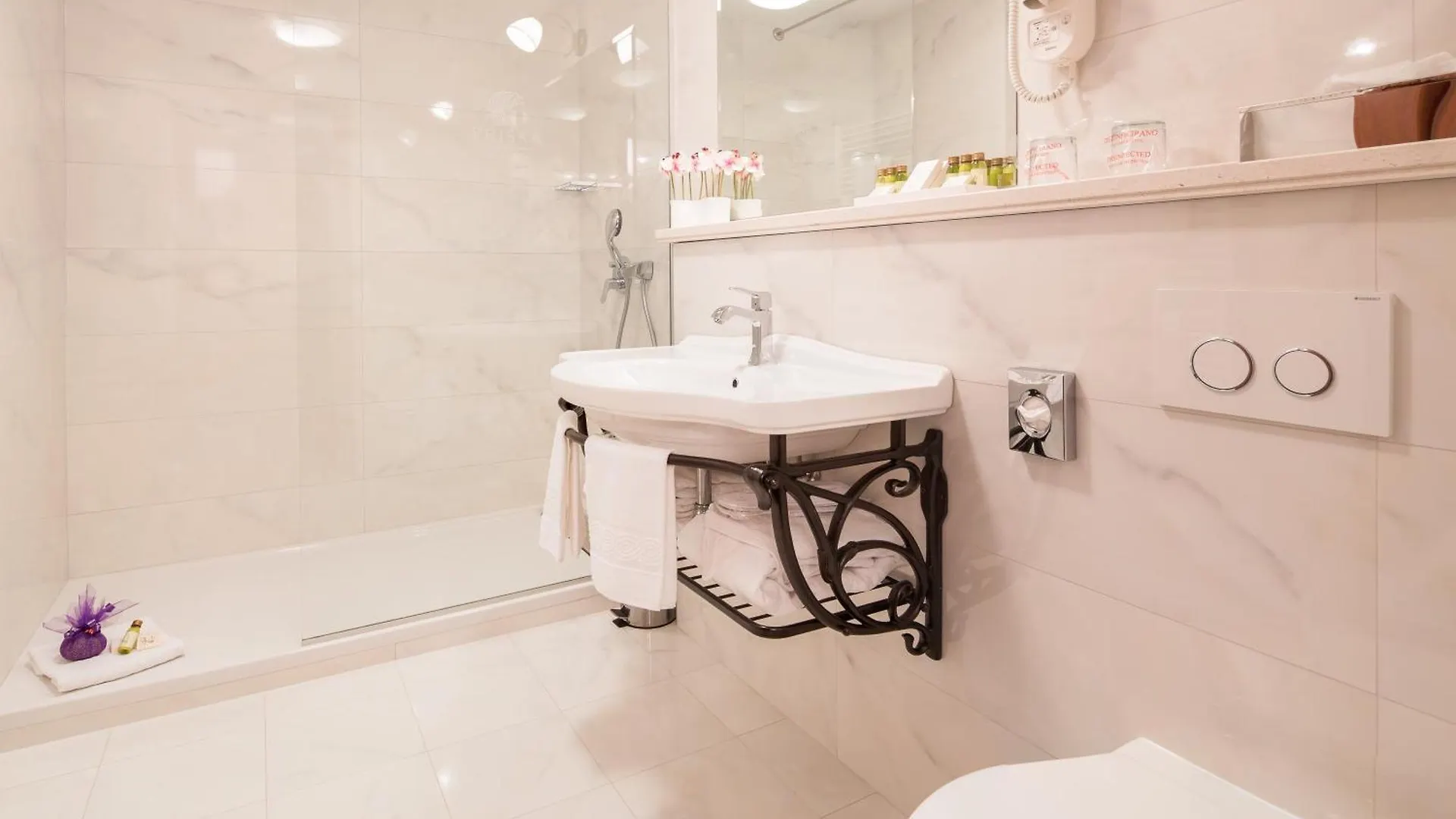 Opera Heritage Rooms Split 4*,  Croatia